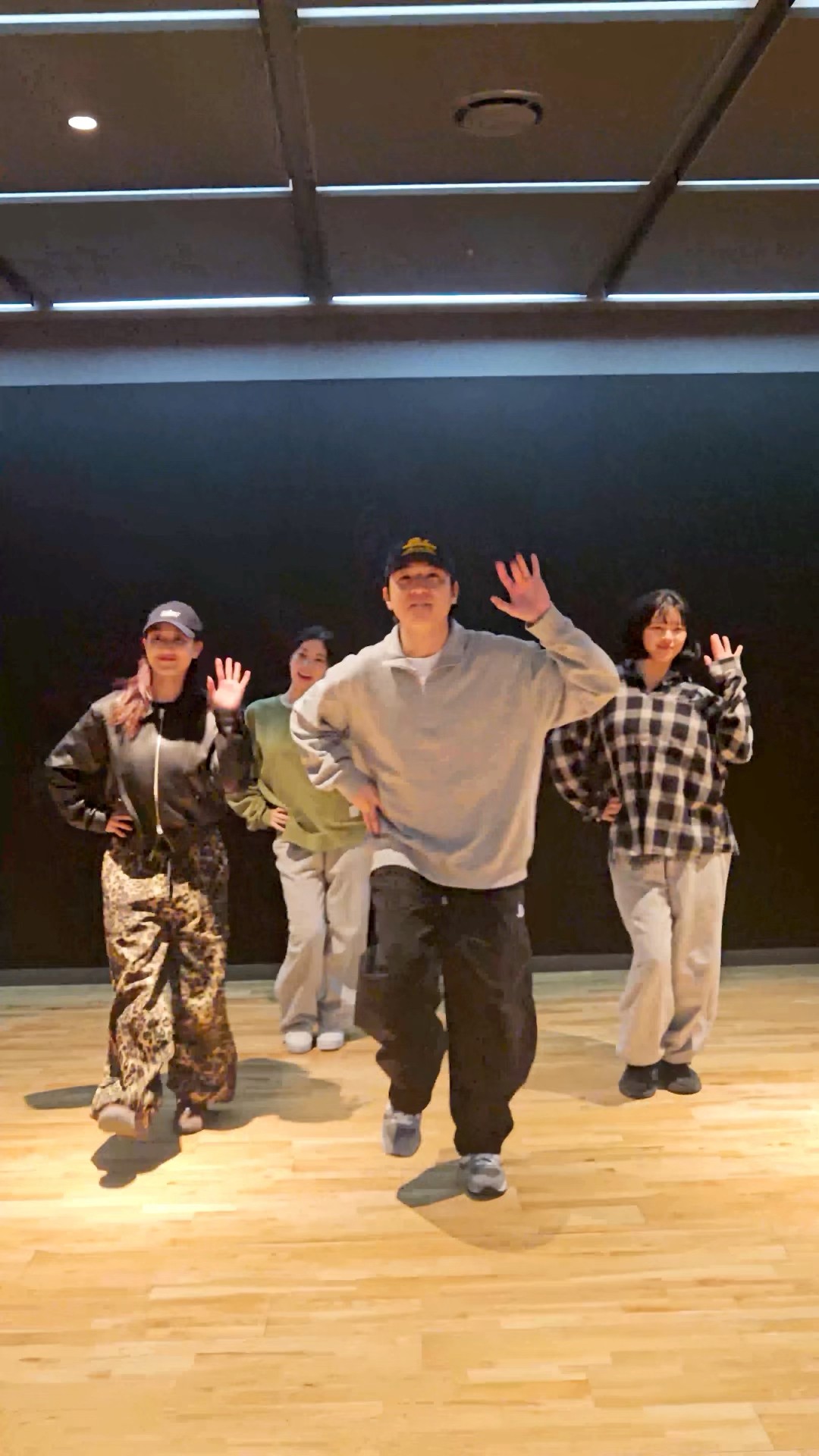 #STRATEGY with #SUNGJIN #TWICE #트와이스 #STRATEGY#DAY6 #데이식스 #성진
