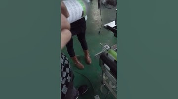 semi automatic wrap around labeling machine round bottles jars tins label applicator machinery