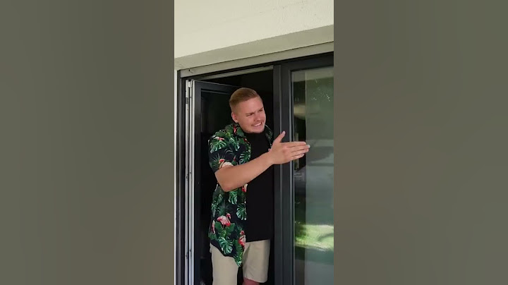 Klingelstreich in der Stadt vs im Dorf 😂 #shorts
