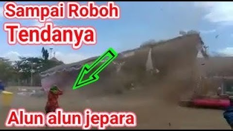 Angin Puting Beliung Di Alun Alun Jepara