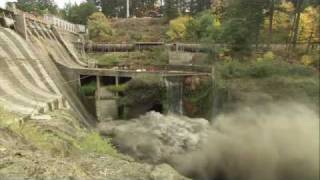 Condit dam is breached, letting the White Salmon River run free