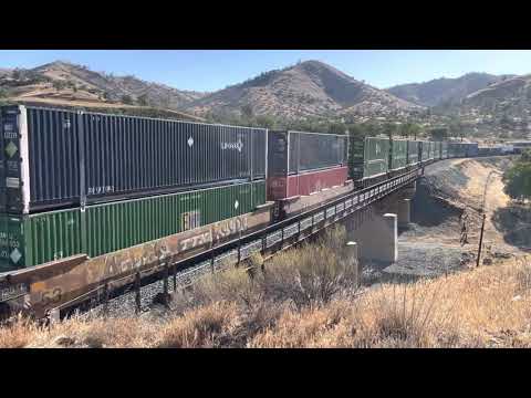 Union Pacific double stack downgrade below Tehachapi loop.