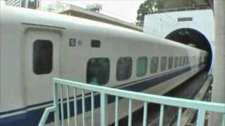 Shinkansen Series 300 Hikari at Shin-Kobe sta.