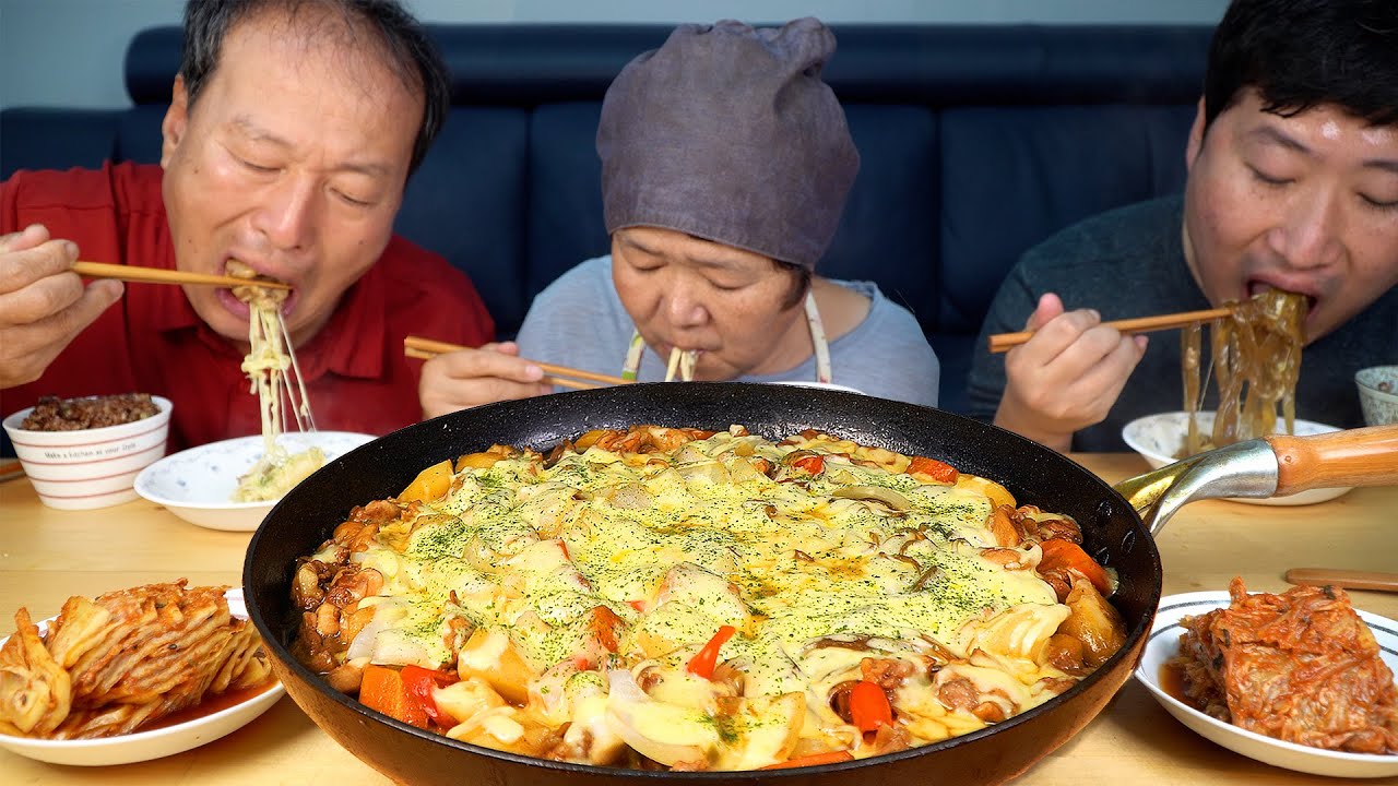 🧀Тушеная курица с овощами и сыром - шоу еды Mukbang.