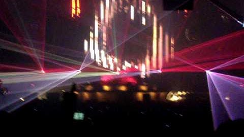 Showtek intro+ We speak music @ reverze 2010