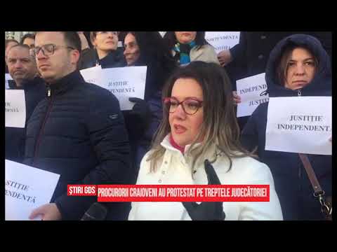 Procurorii craioveni au protestat pe treptele Judecătoriei