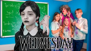 Aventuras de la vida real de Wednesday Addams! | ¡Vida adolescente en la escuela!