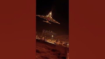 Emirates A380 Landing in Dubai Airport Night View #planelanding #emiratesa380 #uae #emiratesairlines