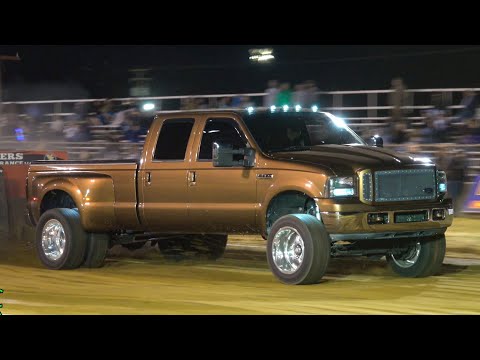 Truck Pulling: Street Diesel Trucks. Richmond, Ky Battle Of The Bluegrass 2022.