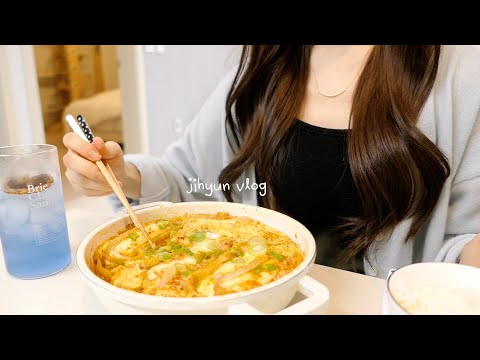 vlog | Eating Croffles w/Whipped Cream, Grilled Cheese Scallops, Pork Cutlet Kimchi Nabe, and More!