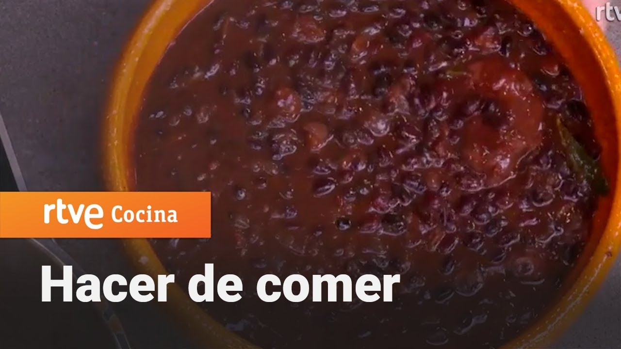 Cómo hacer Alubias negras con costillas - Hacer de comer | RTVE Cocina