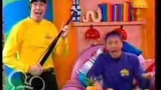 Video thumbnail of "The Wiggles - Little Brown Ants"