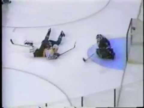 1995-96 - Ducks @ Penguins - Markus Naslund Great Goal with Penguins