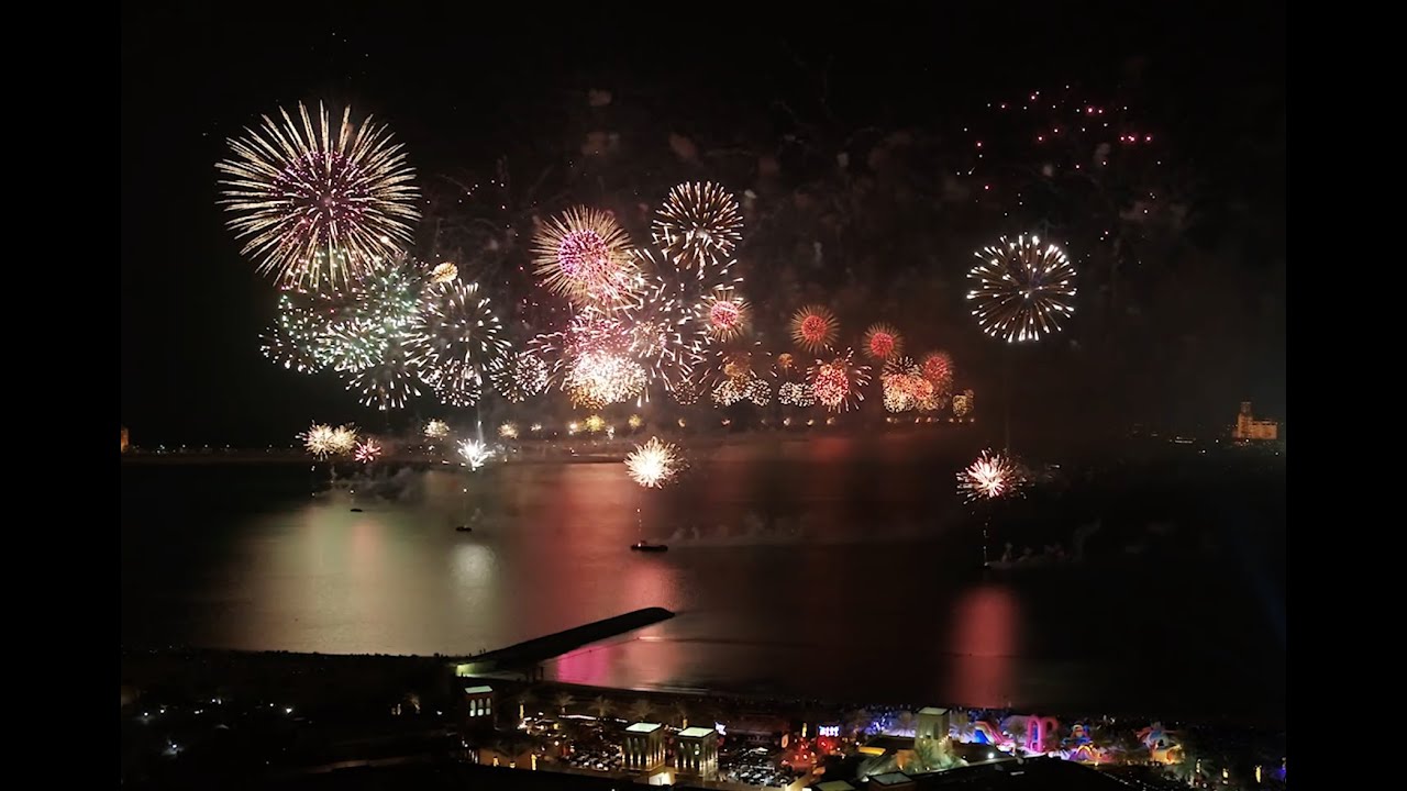 Ras Al Khaimah Fire Works 2020 - YouTube