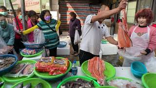 今天蝦皮太多人要買  阿源說下禮拜都只載蝦皮來賣就好了 台中大雅市場  海鮮叫賣哥阿源  Taiwan seafood auction