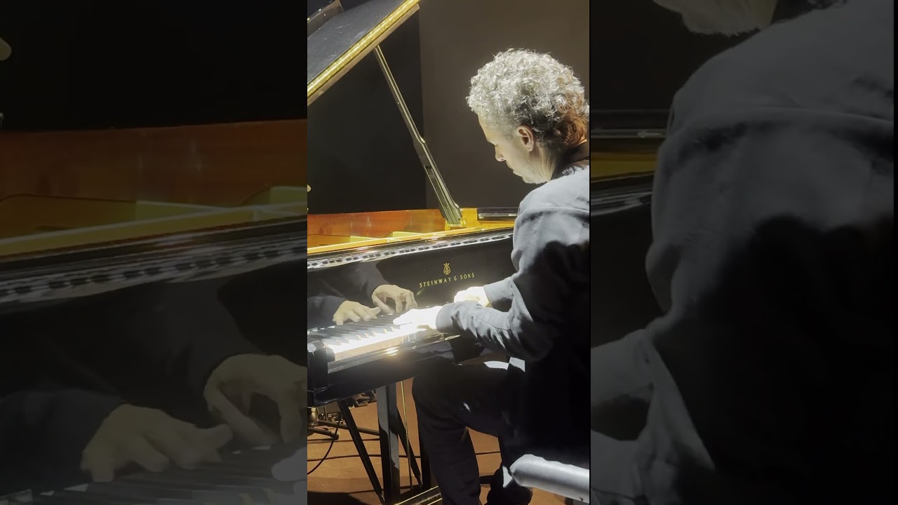 Ver Stefan Rusconi solo piano 2025 Generations live no YouTube Ver Stefan Rusconi solo piano 2025 Generations live no YouTube