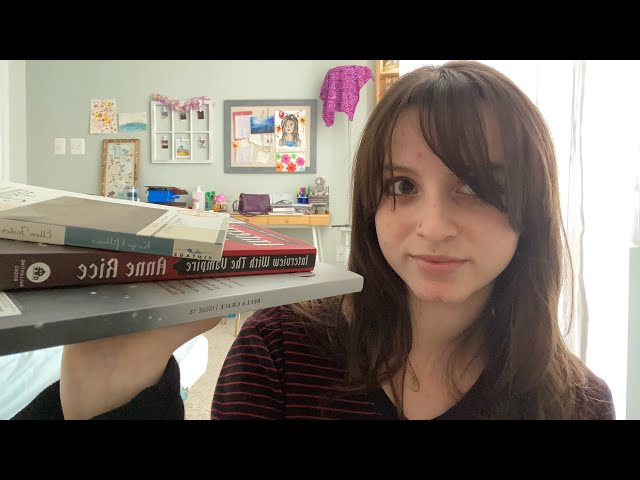 Causal ASMR with book tapping and tracing (soft spoken)