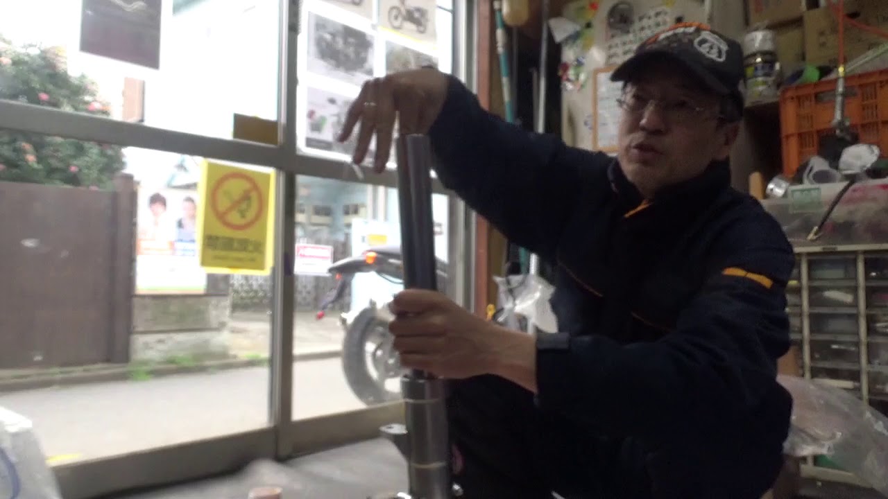 バイク屋の日常。K1100RSのフロントフォークを組み立てます。 - YouTube