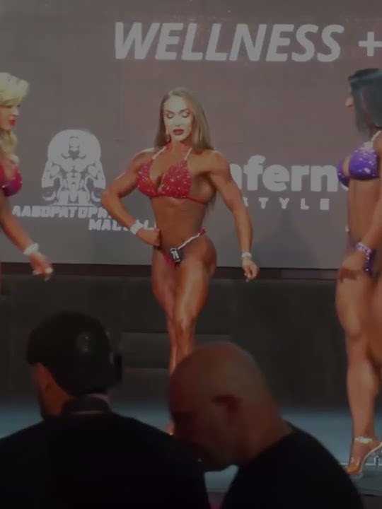 Бодибилдер әйелдердің жыныстық қатынасқа түсуі туралы YouTube видеосы Бодибилдер әйелдердің жыныстық қатынасқа түсуі туралы YouTube видеосы