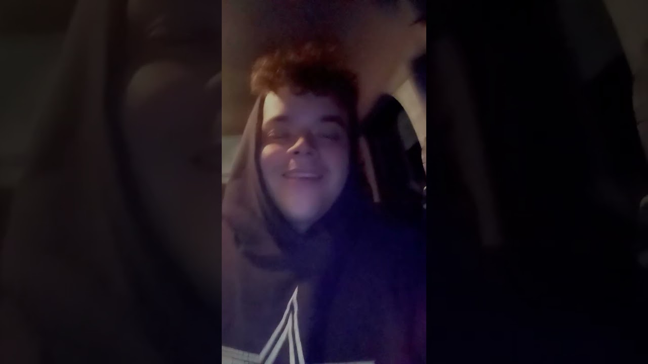 Taking blinkers of some Papa's herb Skywalker OG  W my GF she couldn't rip it haha 🔥💨🔥💨🔥💨🔥