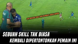 Sebuah skill tak biasa yang kembali dipertontonkan oleh pemain ini untuk kebanggaan Persib