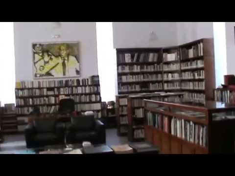 ИСПАНИЯ: Книги Жозе Сарамаго на острове Лансароте In the garden of Saramago´s house
