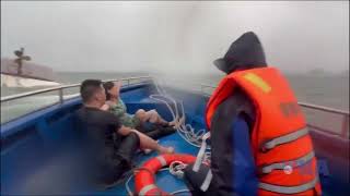 Rescue efforts continue following boat capsizing in Ha Long Bay Update