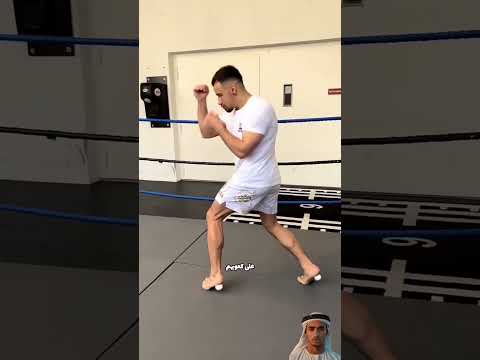 المدرب لصق بيضة في أقدامهم