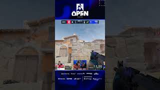 NAVI Just Walks In and Defuses the Bomb in the Smoke #blast #Open #cs #cs2 #csgo