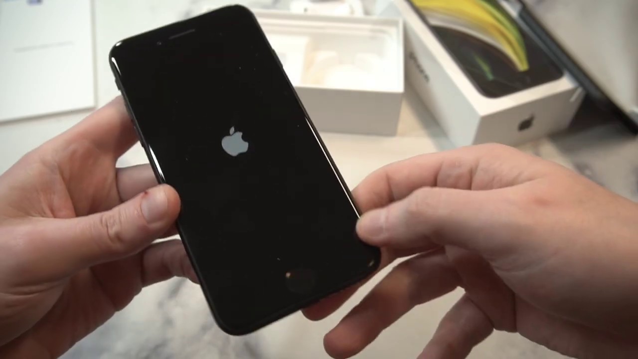 Apple Iphone Se Black Unboxing And Overview Youtube