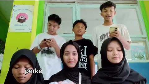 tugass informatika kelas 9c kelompok 1 vlog tentang meriview makanan seblakk!!