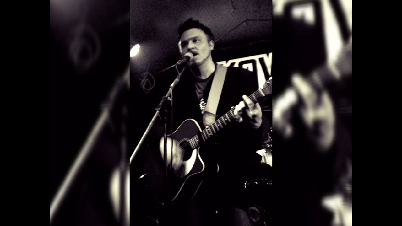 Tesko ovo život - Azra cover by Ahmet Vranjkovina