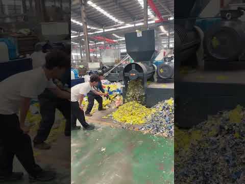 Plastic film spiral crusher
