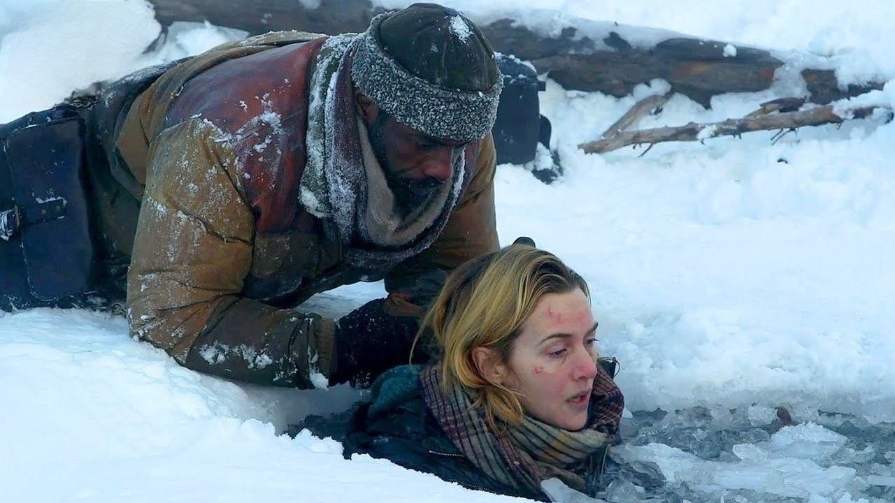 2 اغراب  تحطمت طيارتهم  بجبل جليدي.. الموت بيحاصرهم من كل ناحيه وكان لازم يثقوا ف بعض عشان يهربوا!