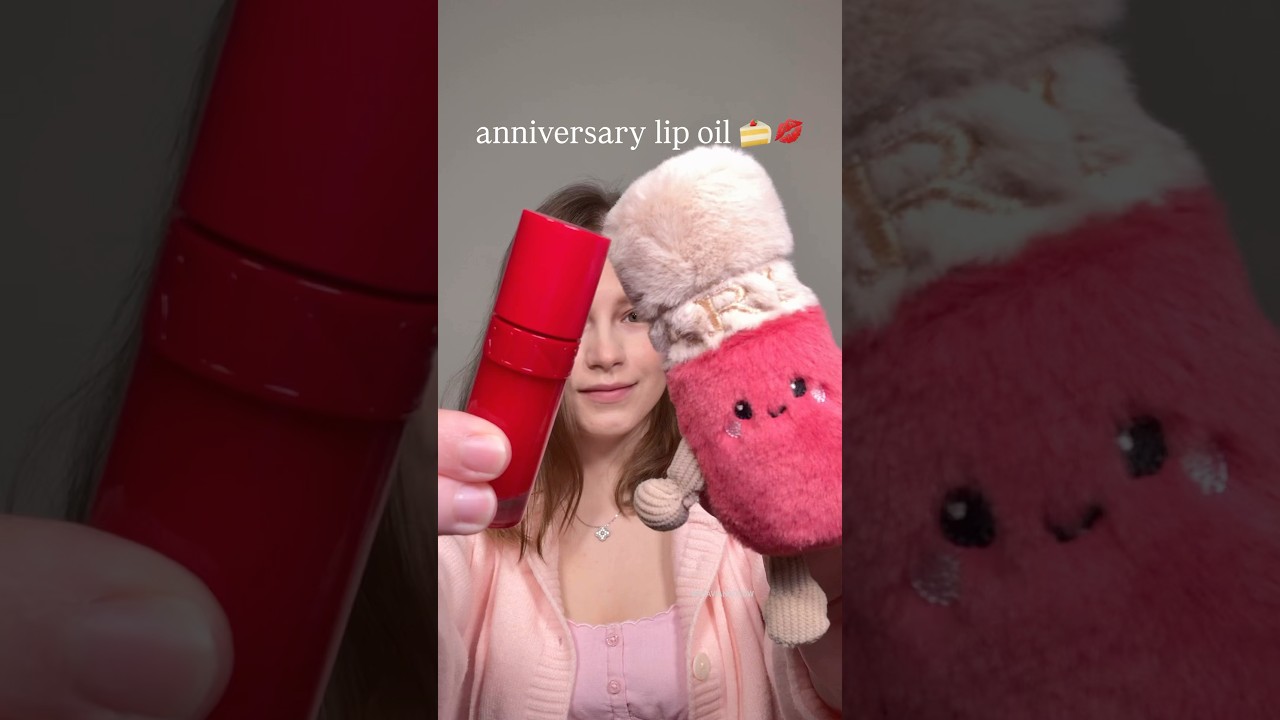 limited edition lip oil 💋Clarins Lip Comfort Oil in 54 Iconic Red ✨