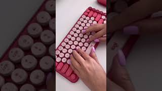 Wait for the type test! #keyboard #logitech #asmr #unboxing screenshot 3