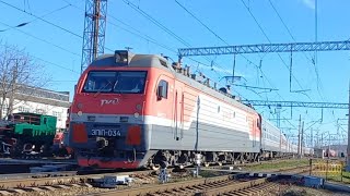 ЭП1П-034 с пассажираским поездом Кисловодск-Санкт-Петербург отправляется со ст.Мин-Воды и прив.