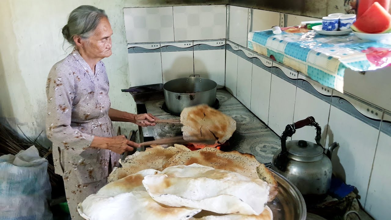 Bánh tráng dừa nướng và bánh phồng nướng - Tết quê miền tây 2019