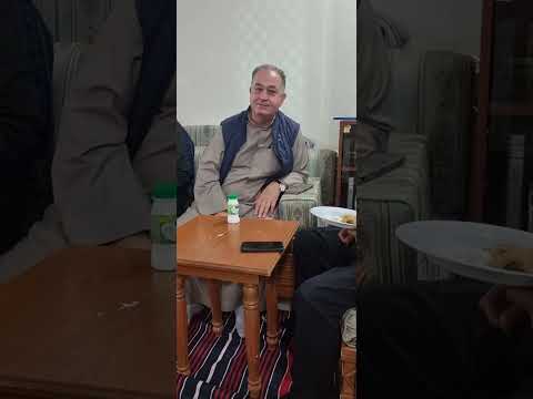 من مناقب الوالد مع محبيه ومنهم محمد بن عيس الحضرمي الكيني رحمهم الله والجميع مع زهير الحمصي