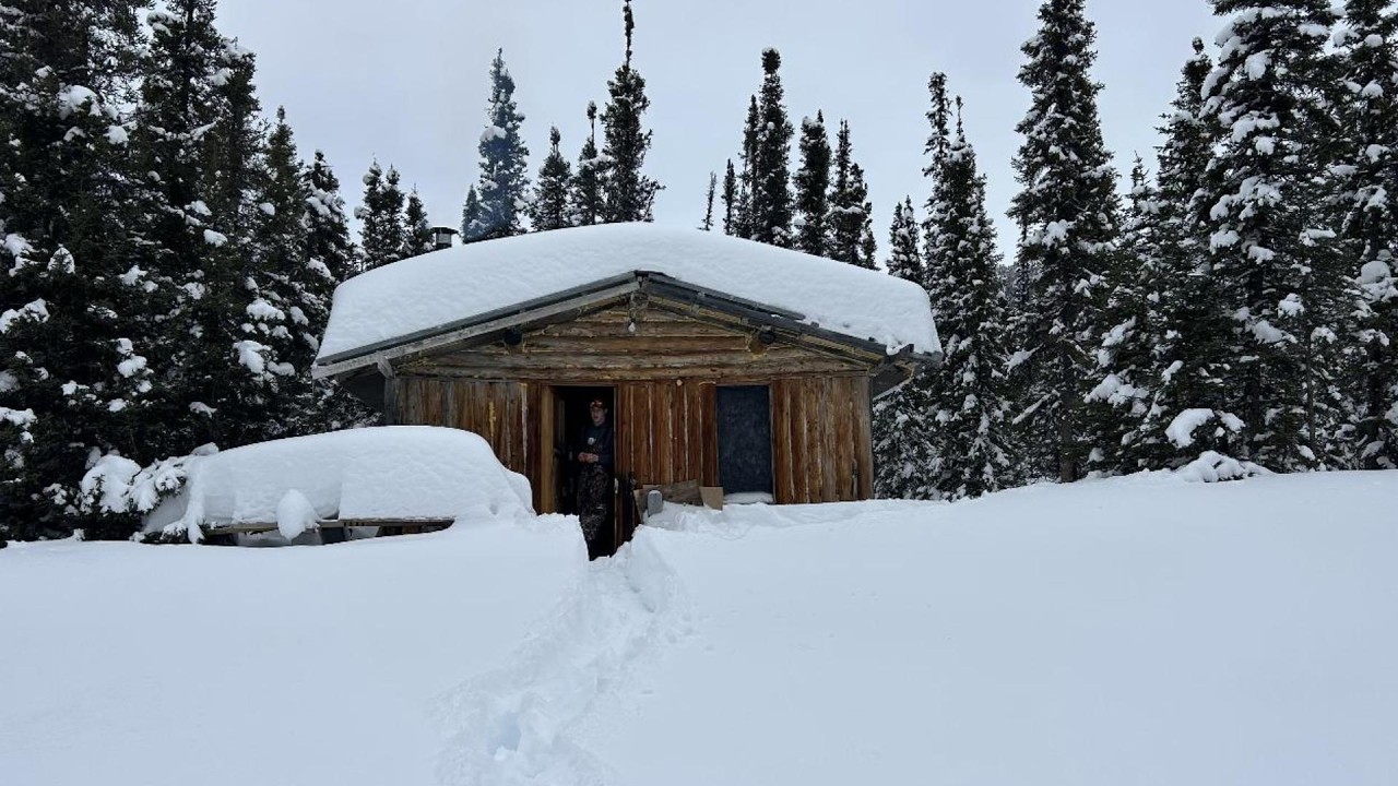 High School Break, Deep Snow, Partridge Hunt and Cook-up in a Trapper's Tilt!
