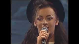 Culture Club Do You Really Want To Hurt Me* LIVE 1982 chords