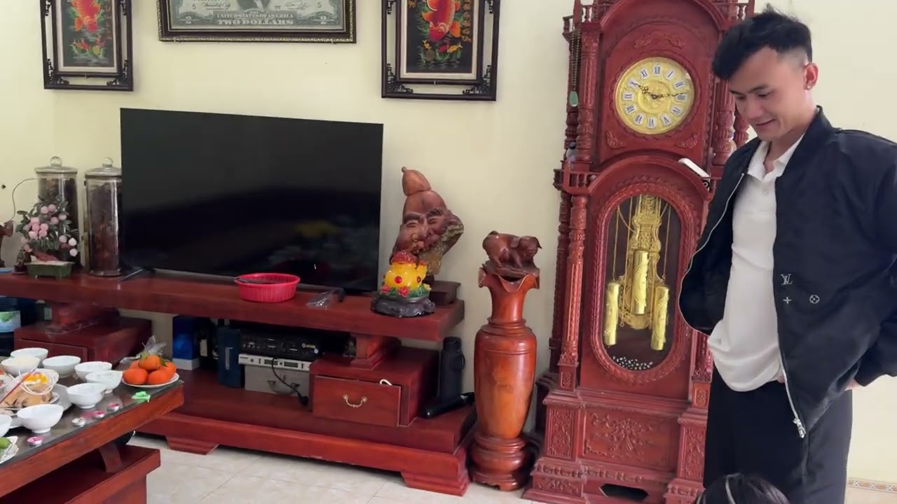 Anh Còi Vừa Chạy Xe Về Đã Lên Phụ Chị Sen Thay Hoài