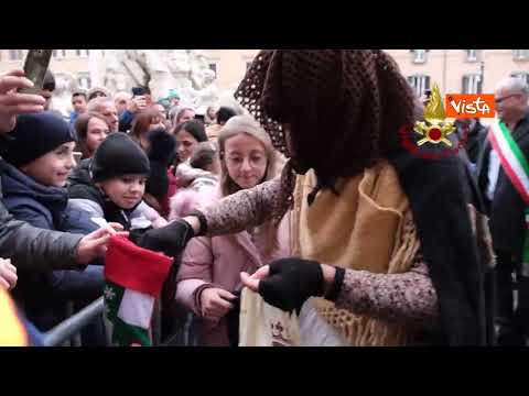 Video: La Befana e gli Eventi dell'Epifania il 6 gennaio in Italia