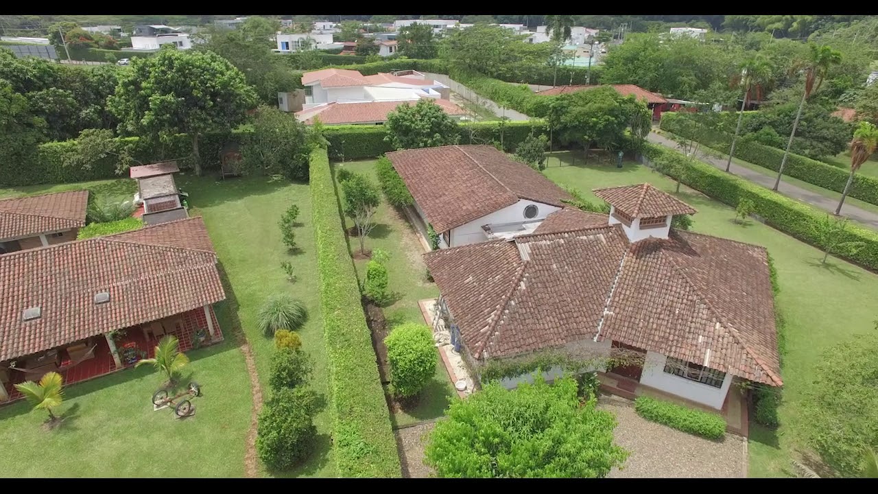 Venta hermosa casa RIBERAS DE LAS MERCEDES - YouTube
