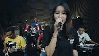 DITINGGAL PAS SAYANG SAYANGE - ARLINGGA DEWI ft KEN AROCK DJAVAROCKDHUT