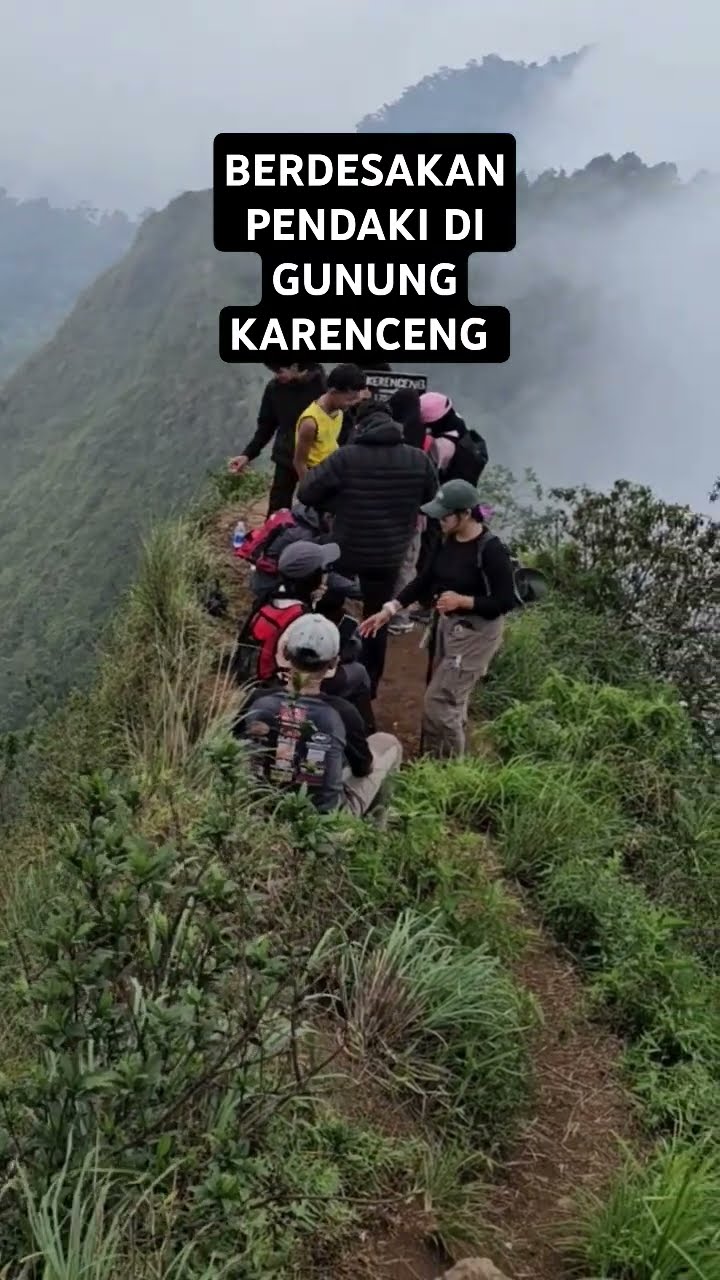 Cuaca Lagi Berkabut Di Gn Karenceng Sumedang