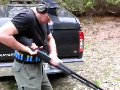 Как заряжать дробовик. Зарядка оружия. Перезаряжает ружье. Перезарядка дробовика гиф. Ненастоящий дробовик.