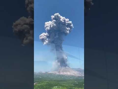 Video: Karymsky-tulivuori (Karymskaya Sopka) Kamtšatkassa: korkeus, ikä, viimeinen purkaus