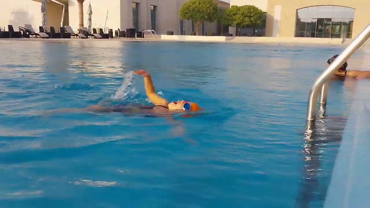 swimming with salma and ghita ,السباحة ،العقل السليم في الجسم السليم، ماشاء الله تبارك رحمان .