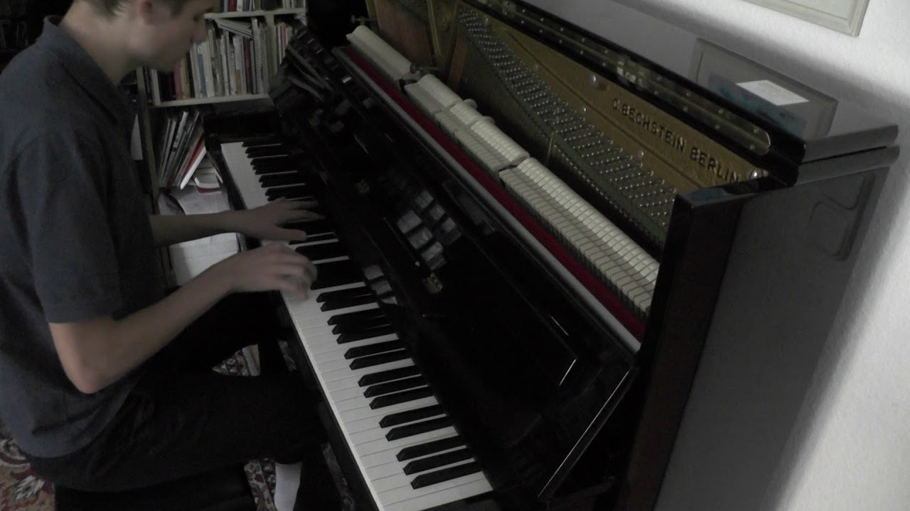 Michael Myers - Halloween Theme Song Piano - YouTube